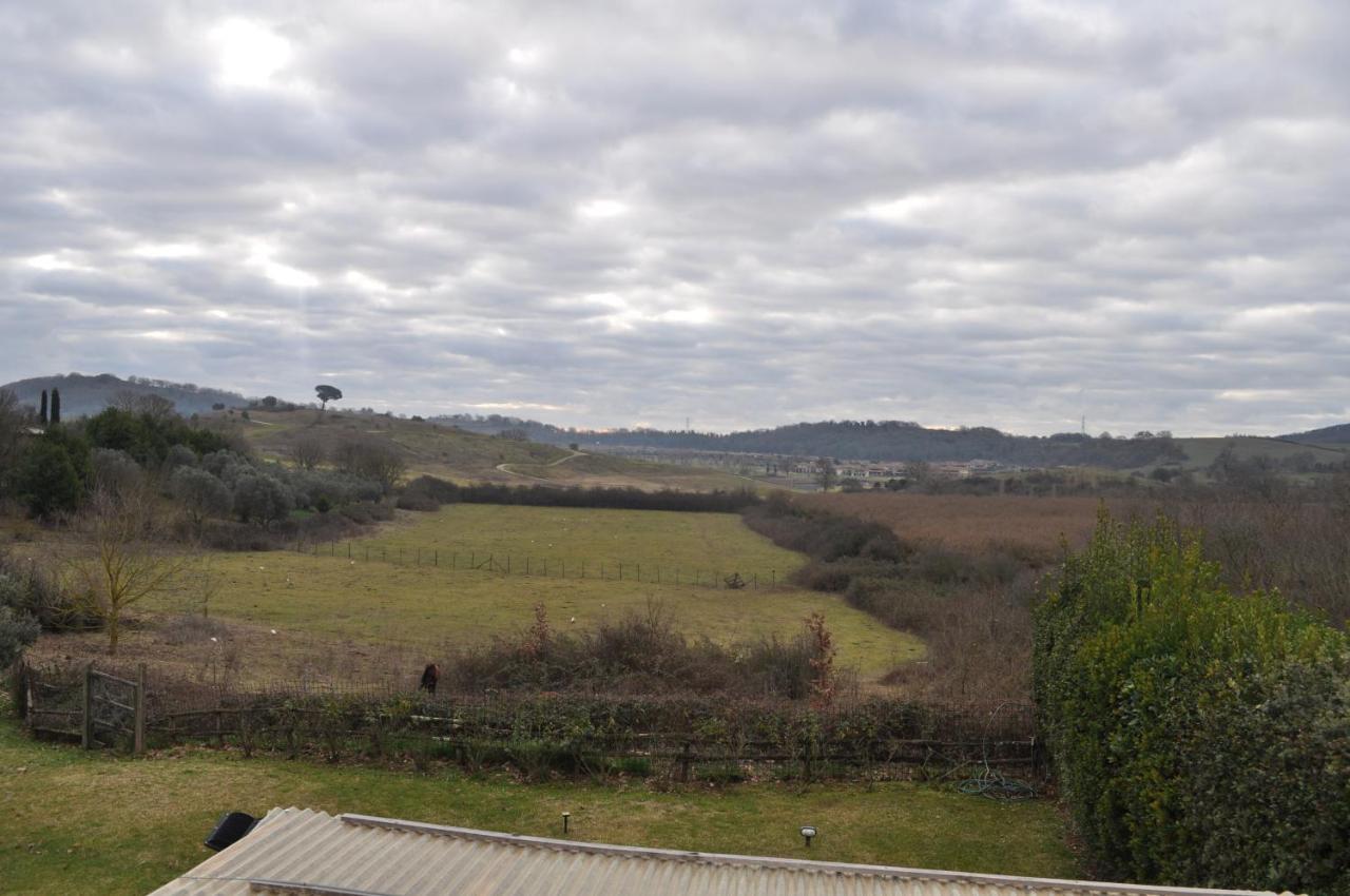 Bed and Breakfast Casale Vicino Al Golf Nazionale Monterosi Exterior foto
